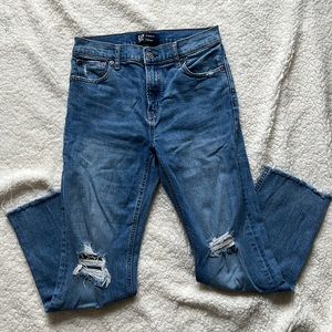 👖2/$35 GAP Denim Straight High Rise Jeans 27 Regular with holes at knees